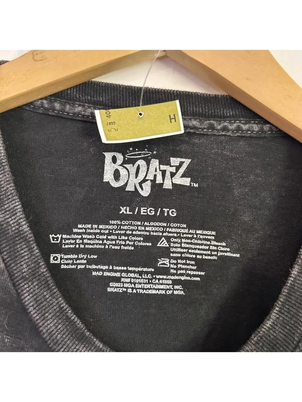 Bratz Graphic Acid Wash Short Sleeve Cropped Tee T-Shirt Women's XL - Picture 3 of 3